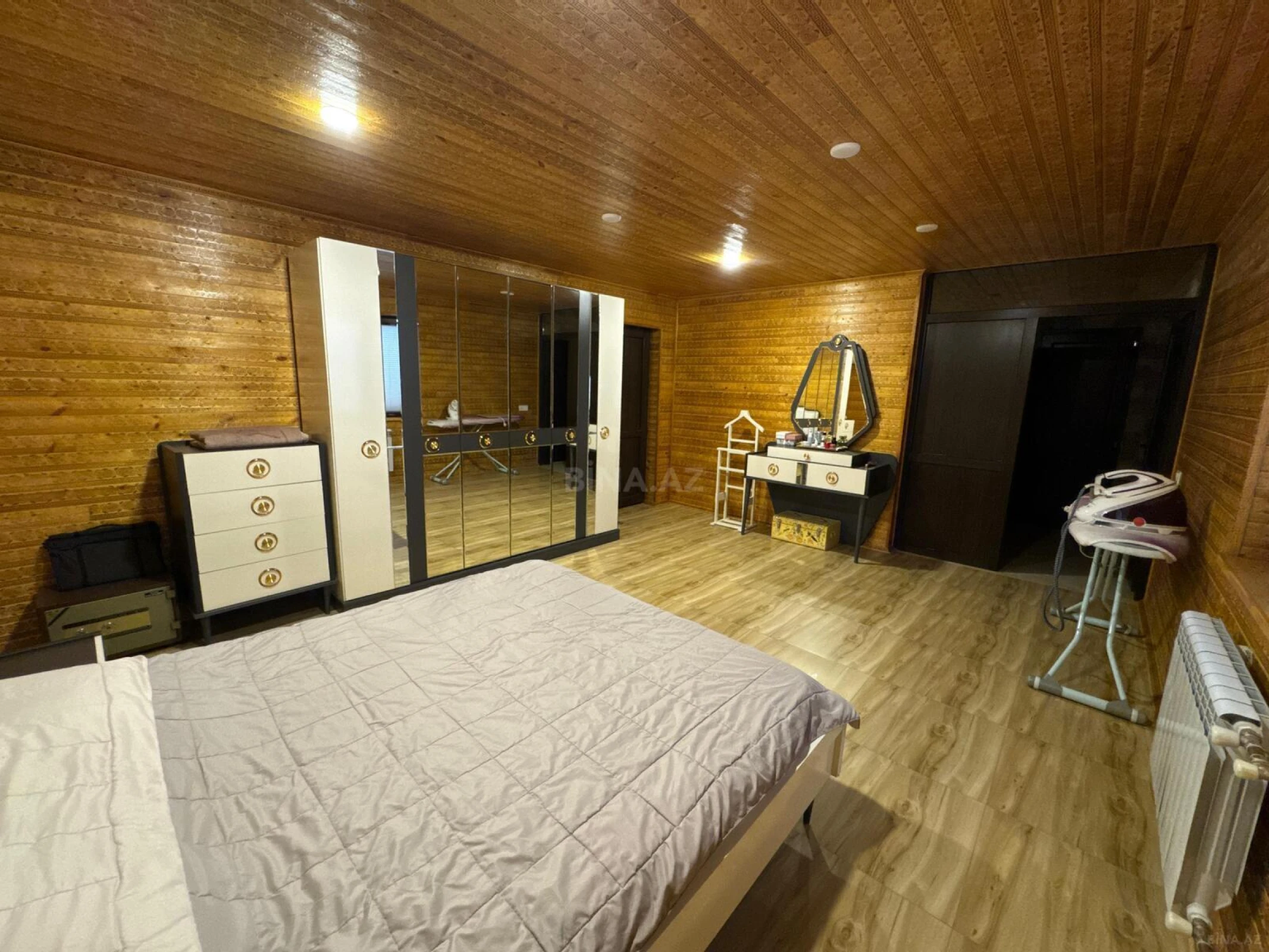 Satılır 6 otaqlı mənzil 800 m²