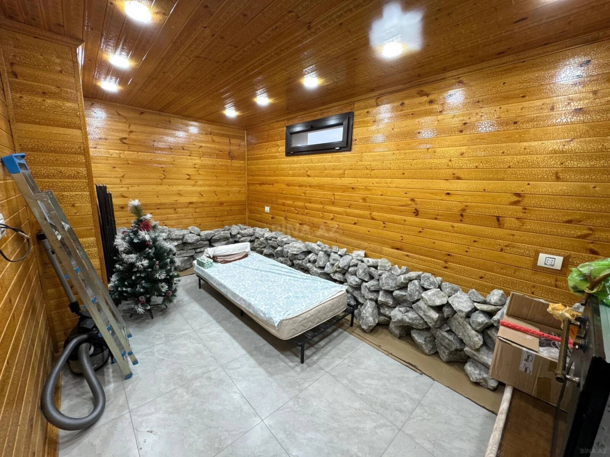 Satılır 6 otaqlı mənzil 800 m²