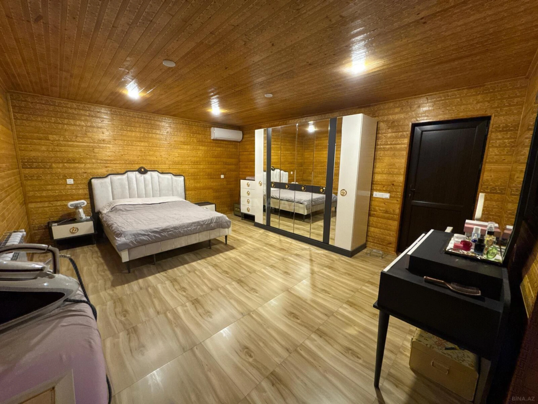 Satılır 6 otaqlı mənzil 800 m²