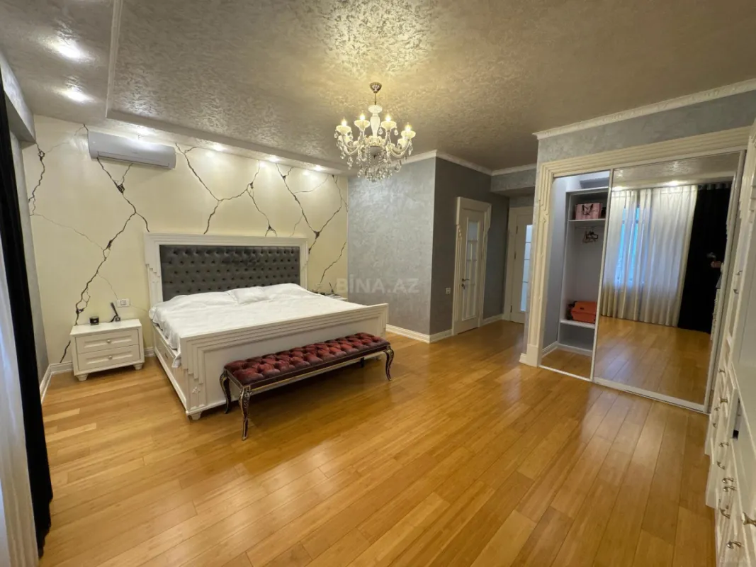 Satılır 6 otaqlı mənzil 800 m²