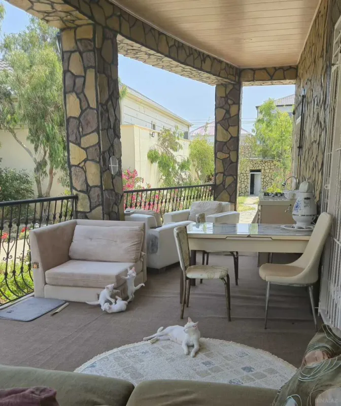 Satılır 7 otaqlı həyət evi 250 m²