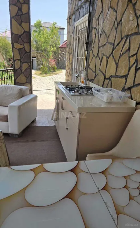 Satılır 7 otaqlı həyət evi 250 m²