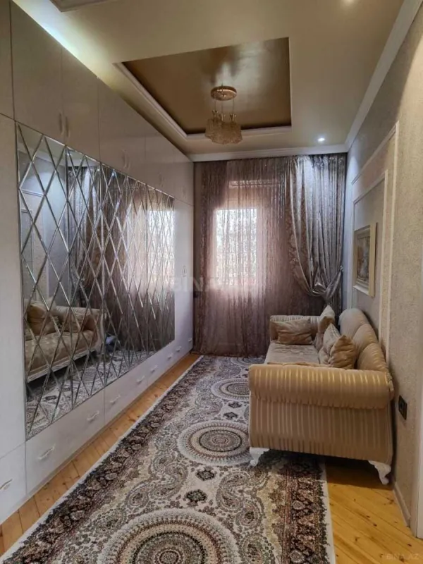 Satılır 7 otaqlı həyət evi 250 m²