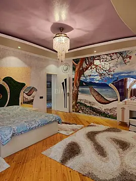 Satılır 7 otaqlı həyət evi 250 m²