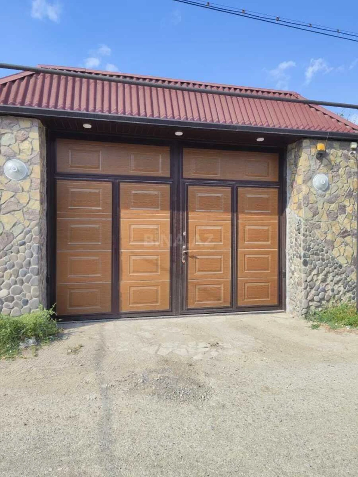 Satılır 7 otaqlı həyət evi 250 m²