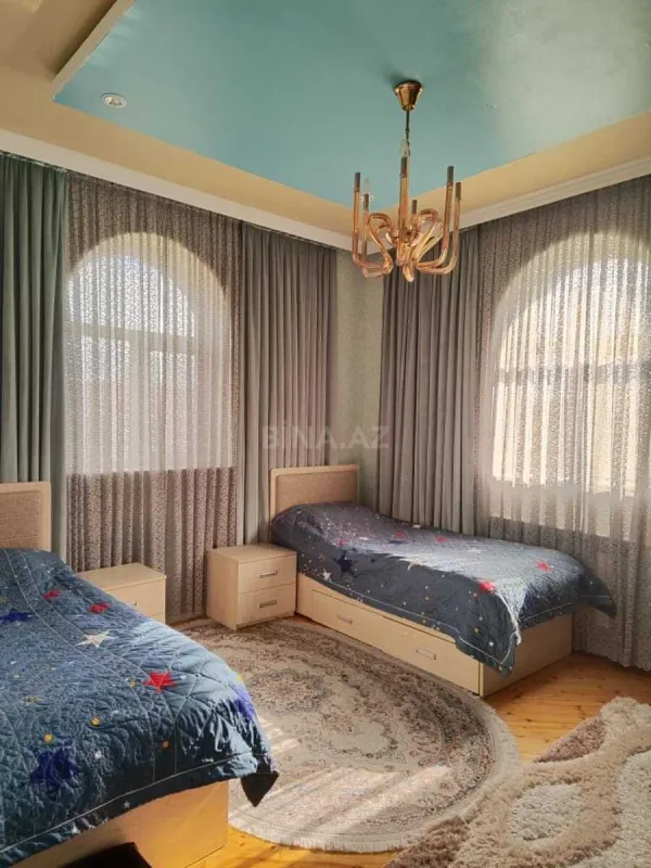 Satılır 7 otaqlı həyət evi 250 m²