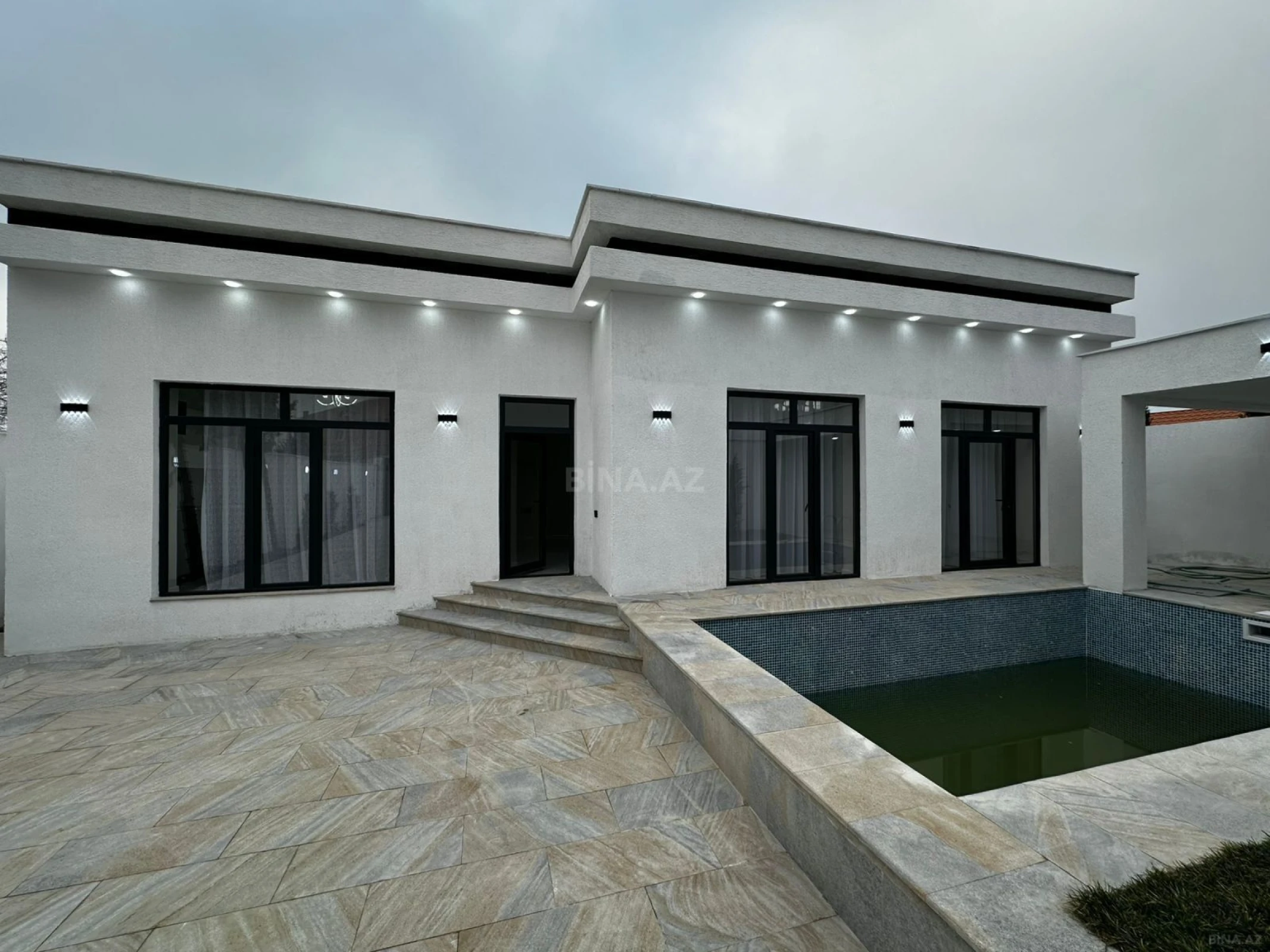 Satılır 4 otaqlı həyət evi 155 m²