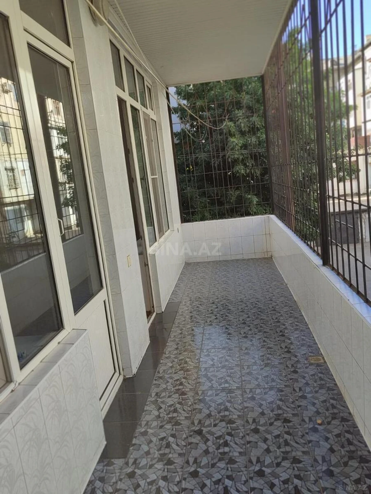 Kirayə verilir 4 otaqlı mənzil 100 m²