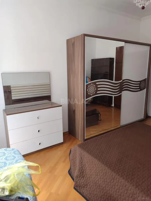 Kirayə verilir 4 otaqlı mənzil 100 m²