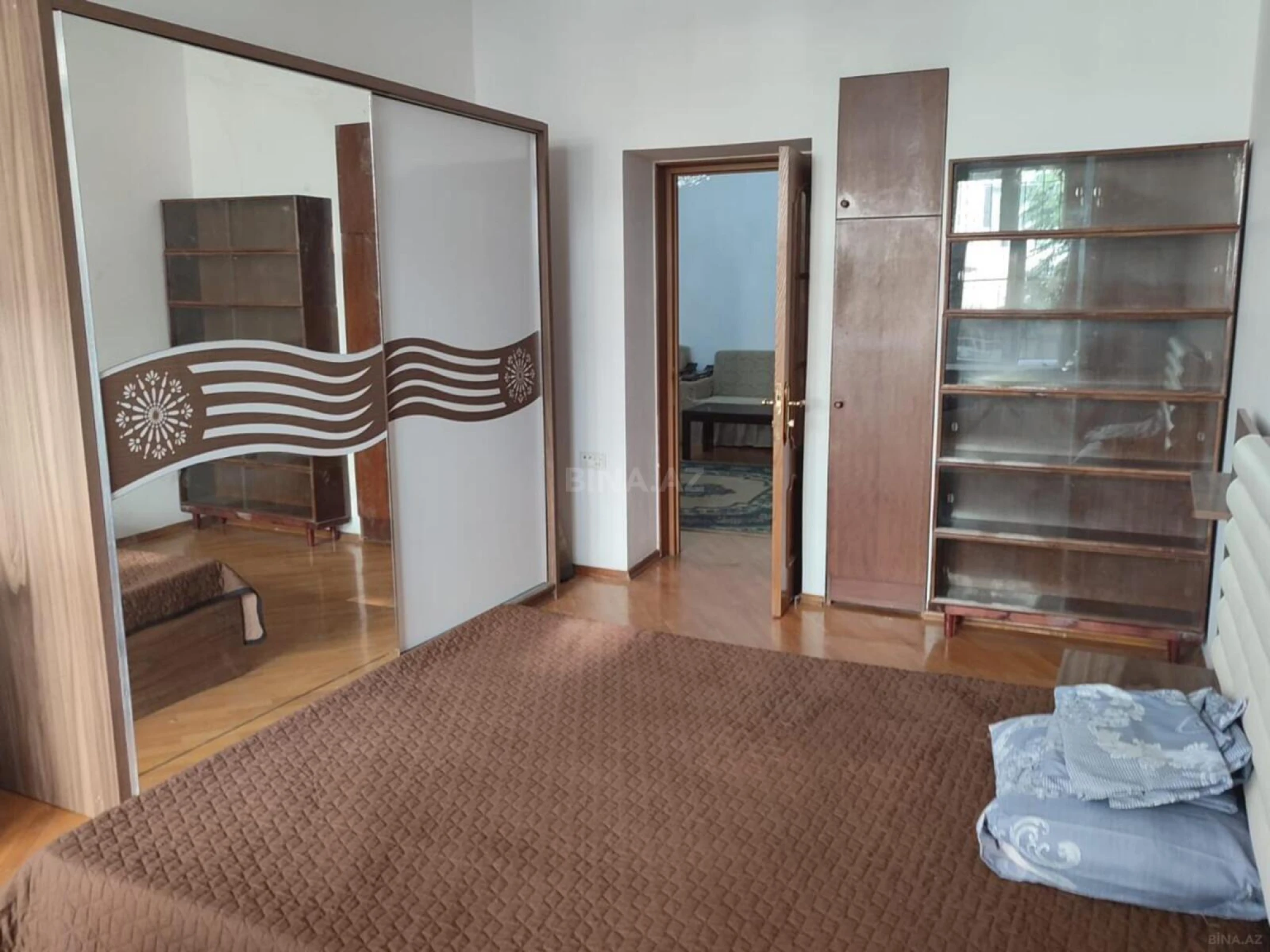 Kirayə verilir 4 otaqlı mənzil 100 m²