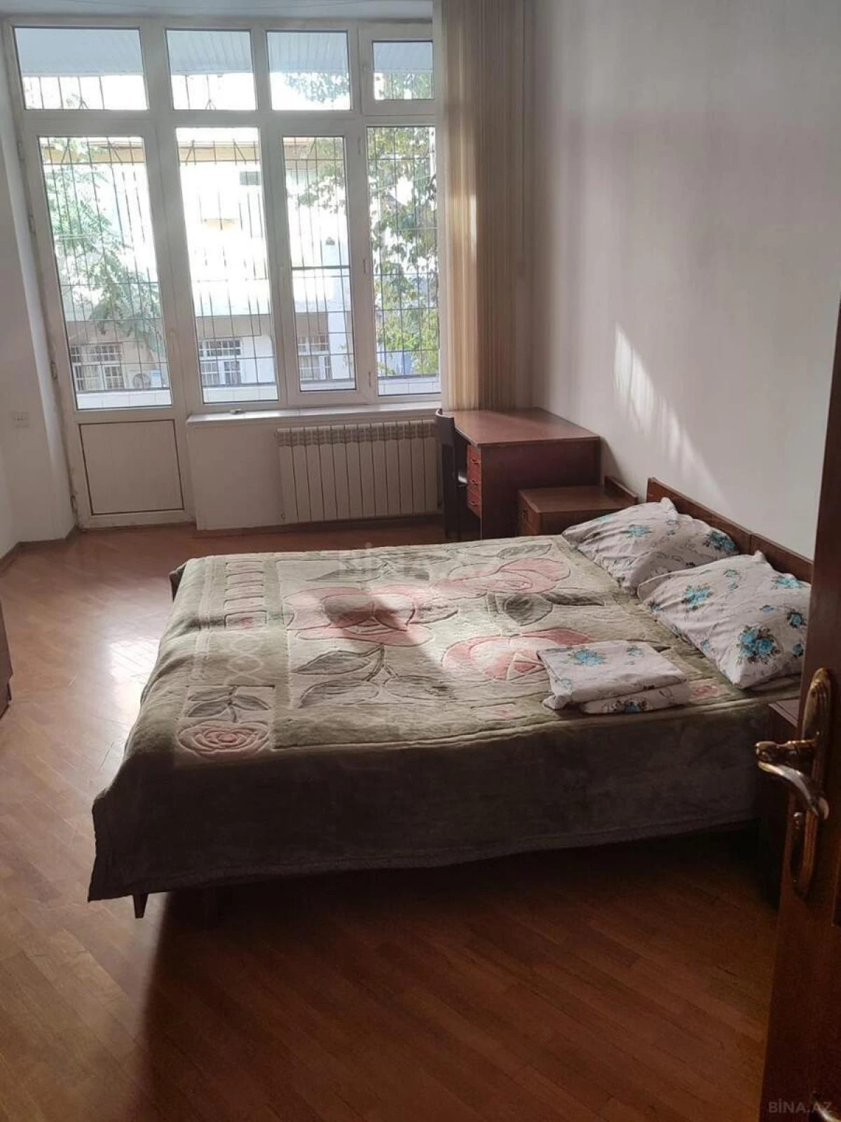 Kirayə verilir 4 otaqlı mənzil 100 m²
