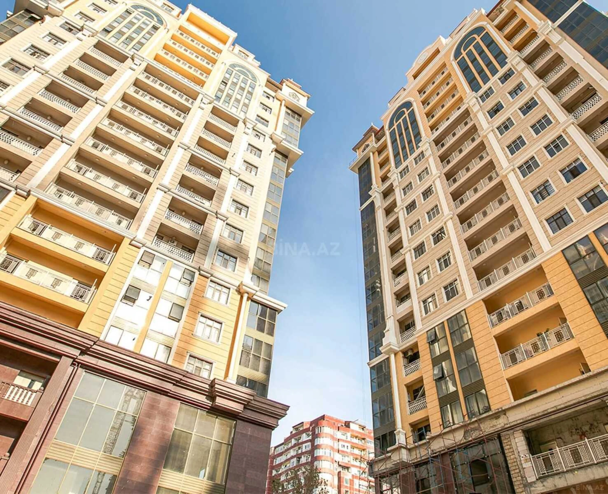 Satılır 3 otaqlı mənzil 113 m²