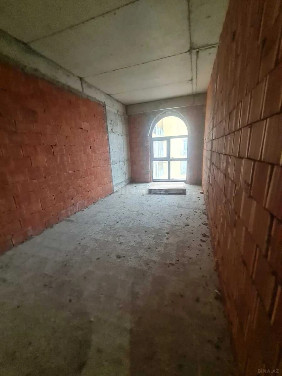 Satılır 3 otaqlı mənzil 113 m²