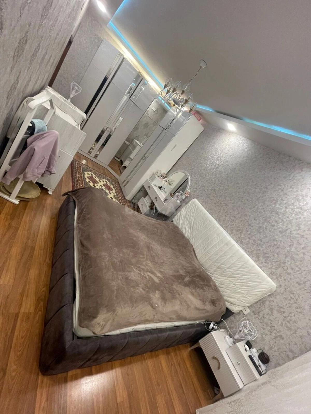 Satılır 3 otaqlı mənzil 86 m²