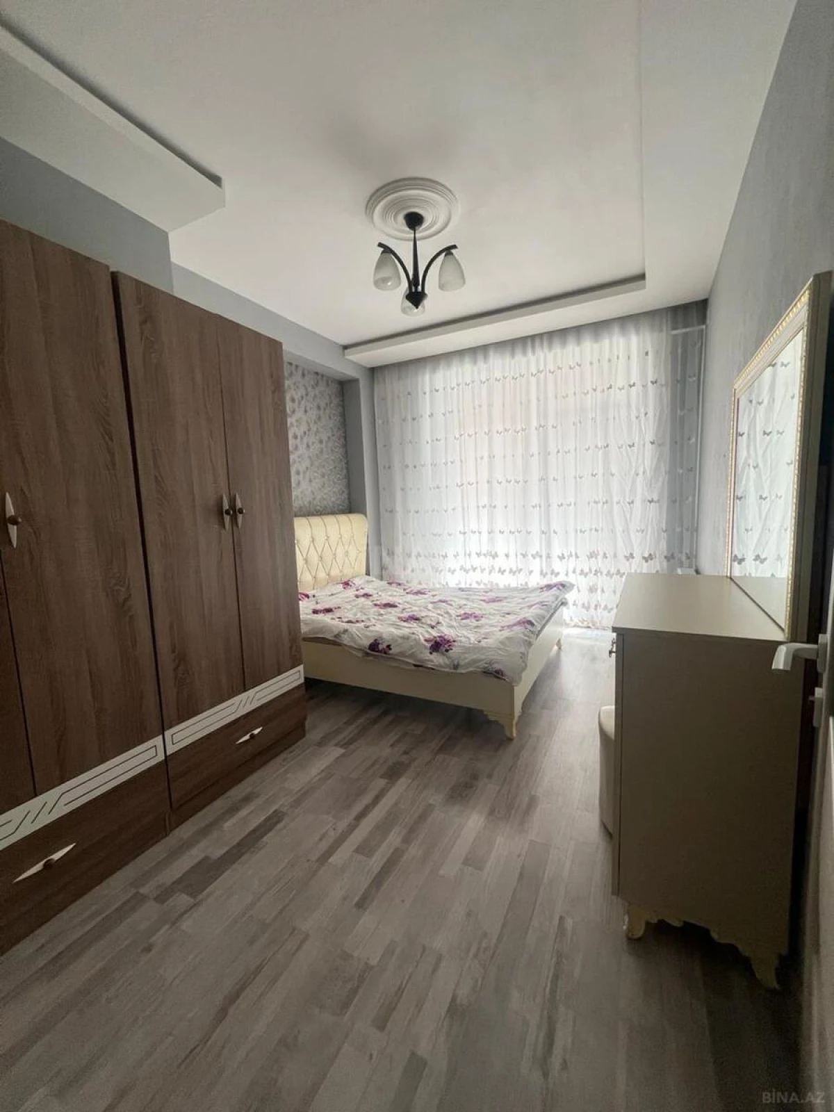 Kirayə verilir 2 otaqlı mənzil 70 m²