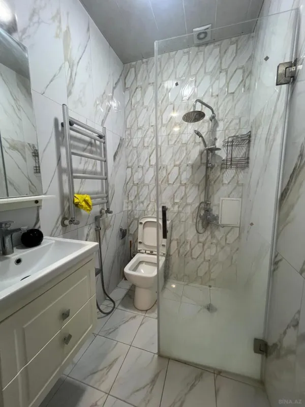 Kirayə verilir 2 otaqlı mənzil 70 m²