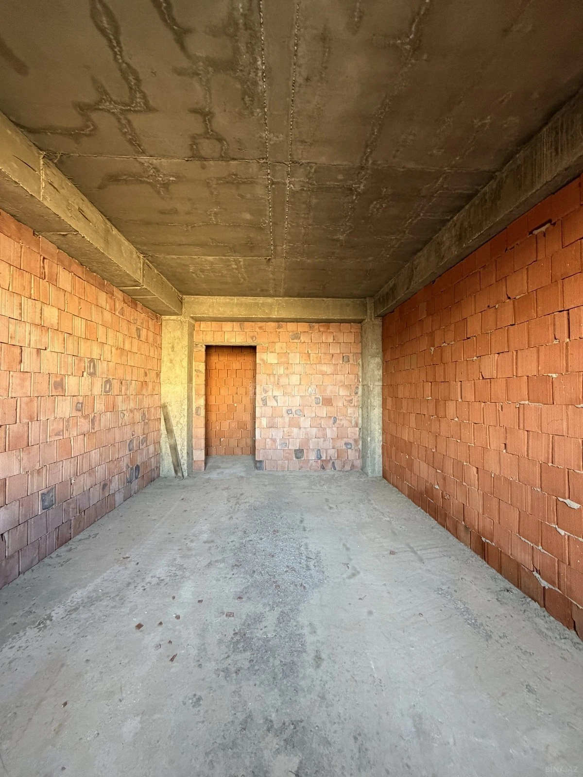 Satılır 1 otaqlı mənzil 57 m²