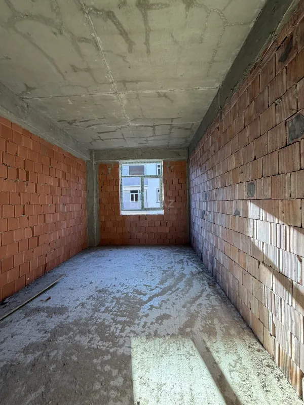 Satılır 1 otaqlı mənzil 57 m²