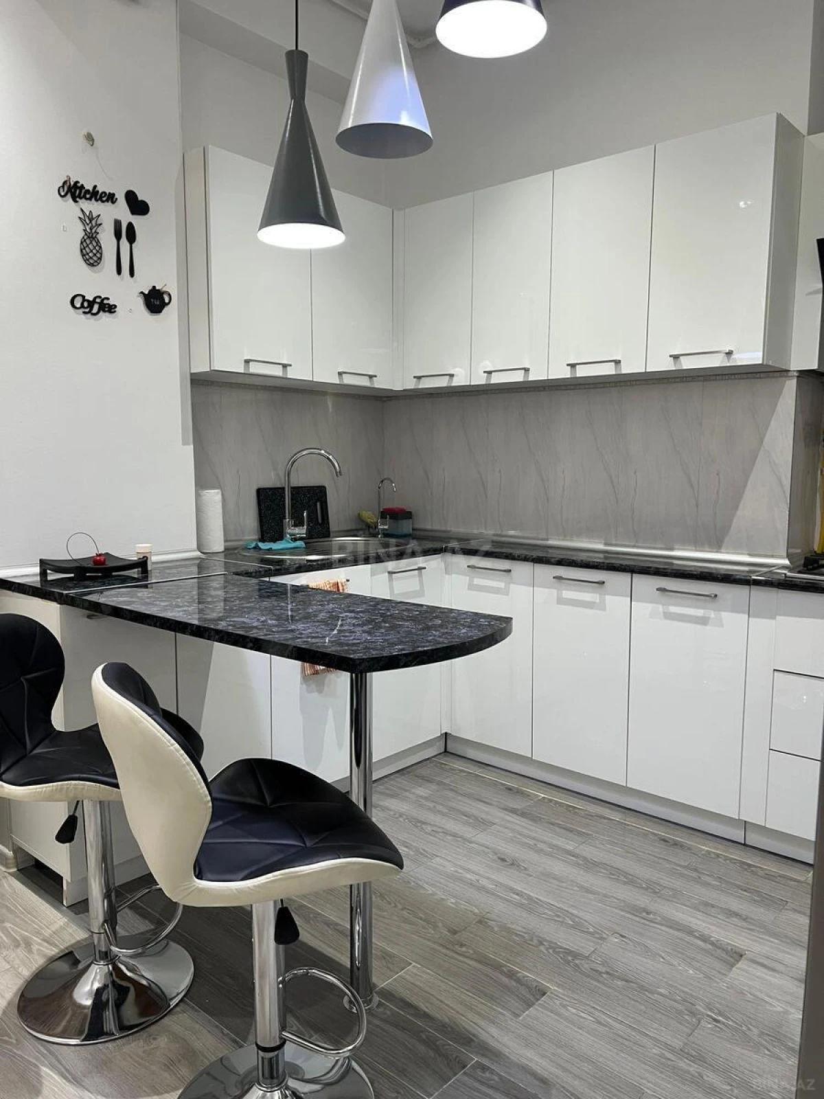 Kirayə verilir 2 otaqlı mənzil 75 m²