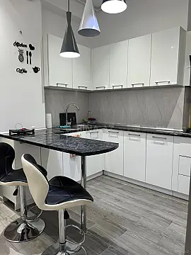 Kirayə verilir 2 otaqlı mənzil 75 m²