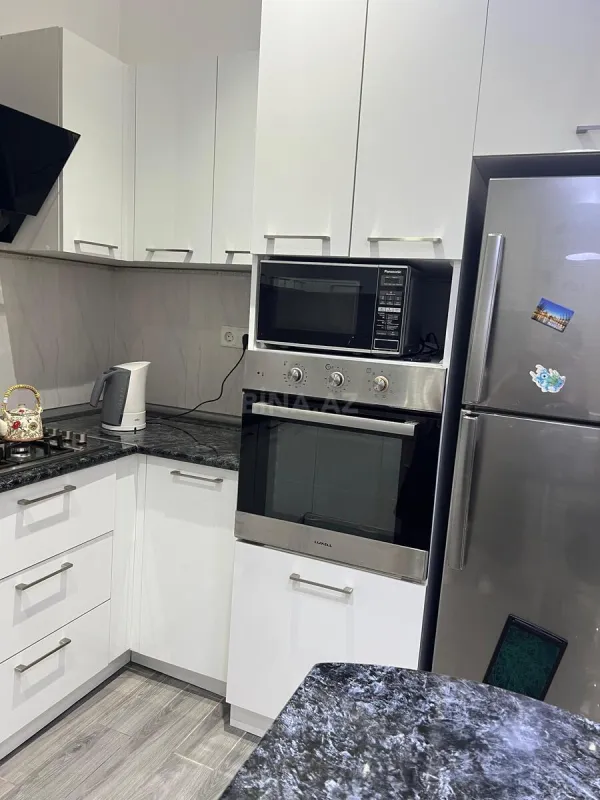 Kirayə verilir 2 otaqlı mənzil 75 m²