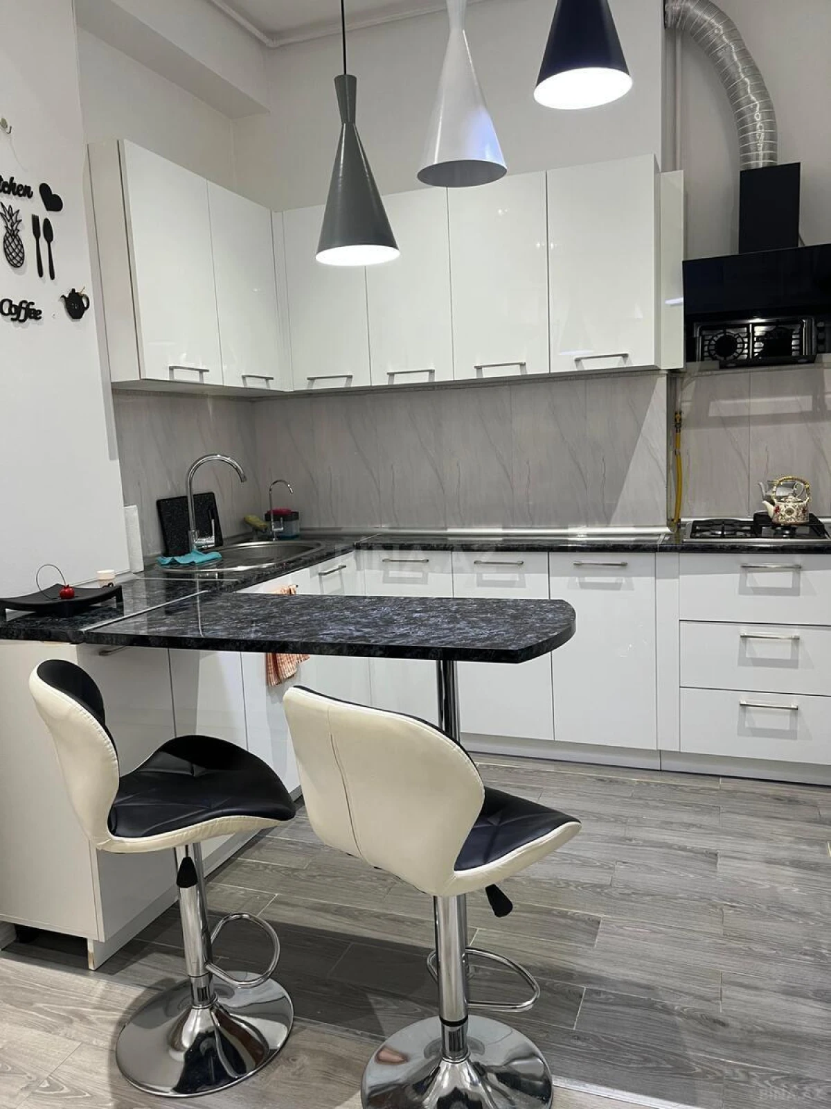 Kirayə verilir 2 otaqlı mənzil 75 m²