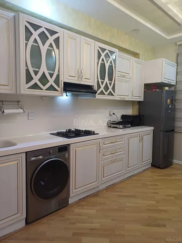 Kirayə verilir 2 otaqlı mənzil 120 m²