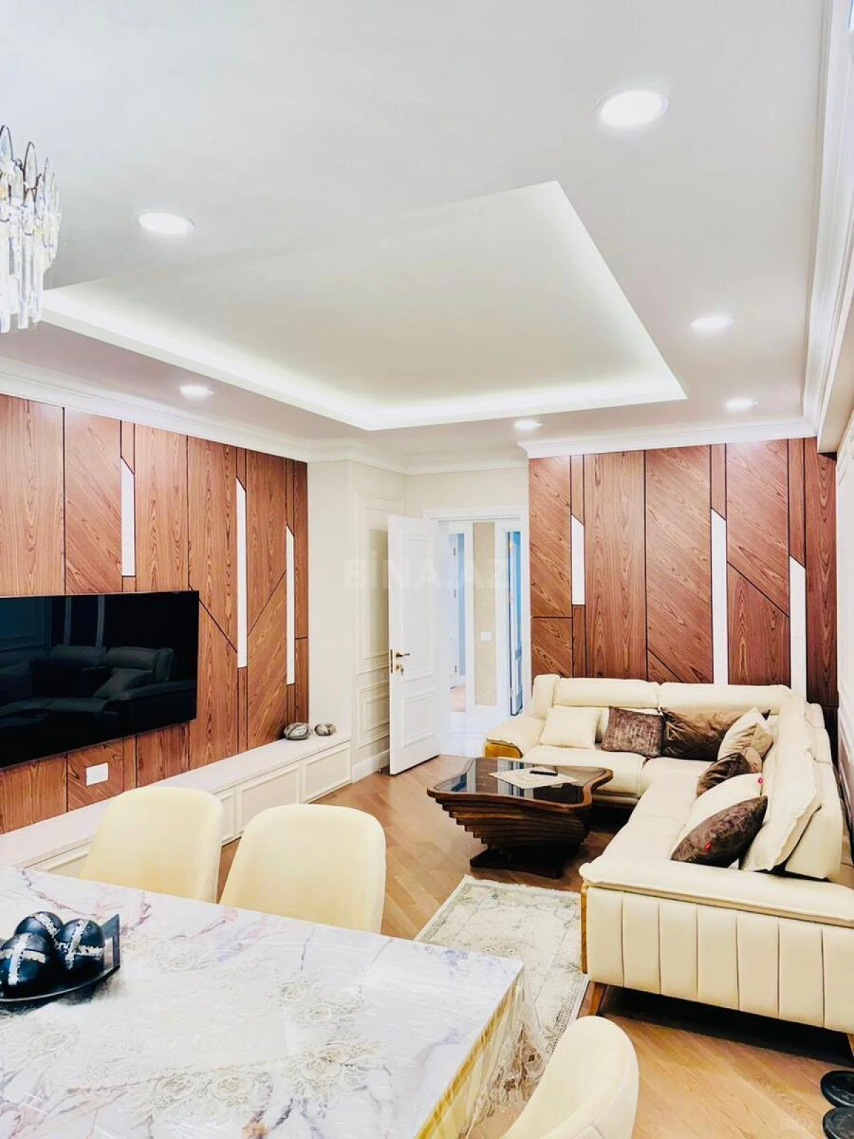 Kirayə verilir 3 otaqlı mənzil 140 m²