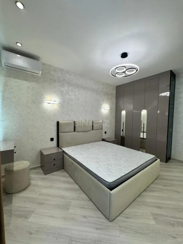 Satılır 2 otaqlı mənzil 80 m²