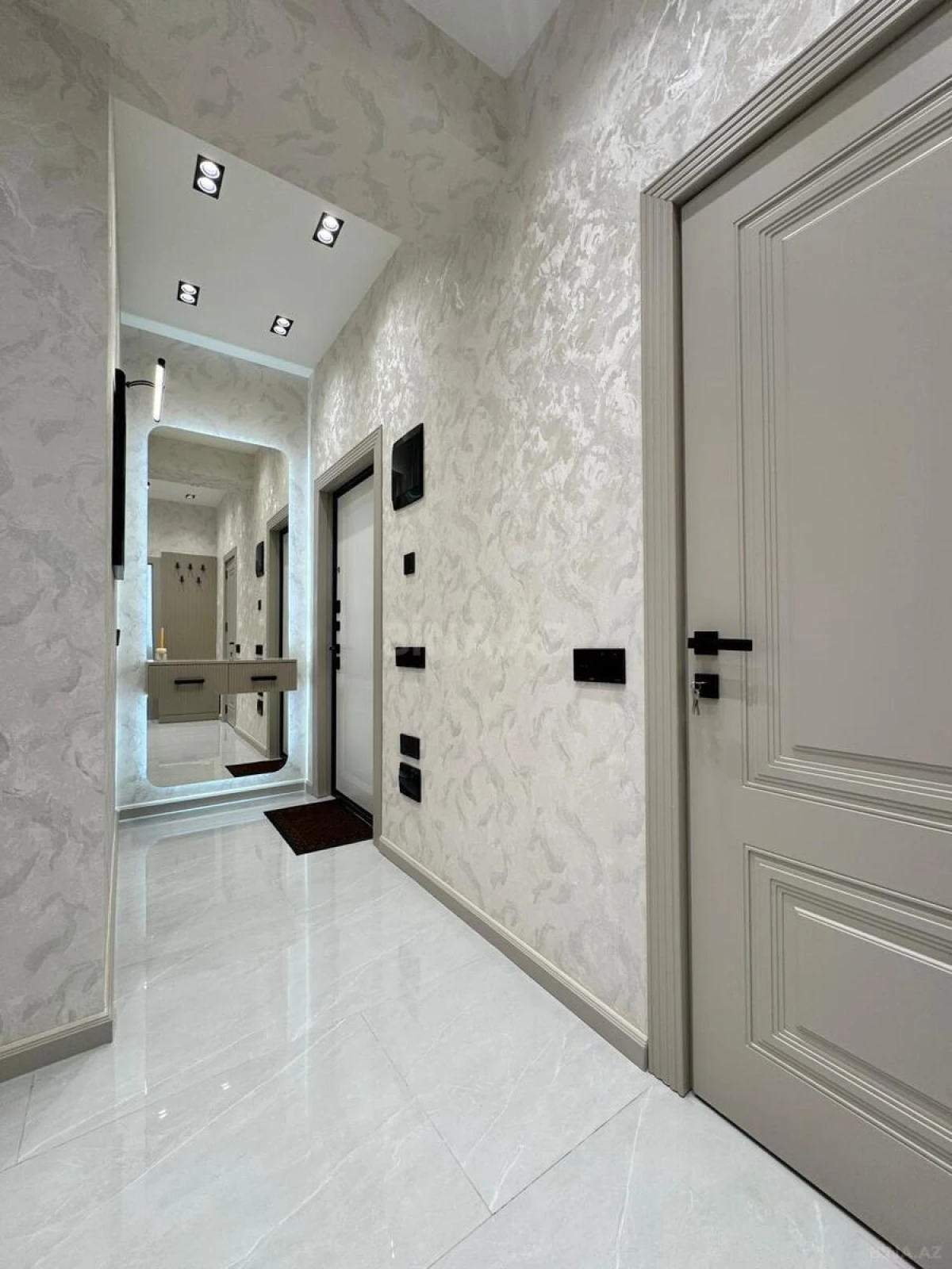 Satılır 2 otaqlı mənzil 80 m²