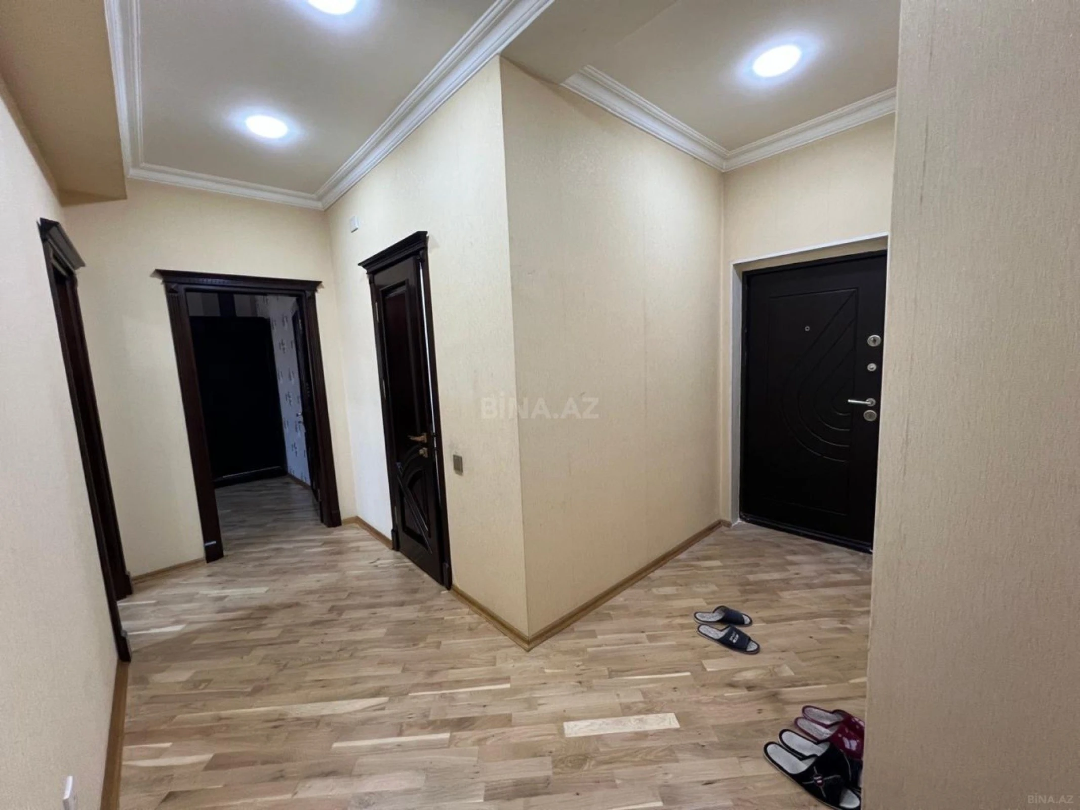 Satılır 2 otaqlı mənzil 88 m²