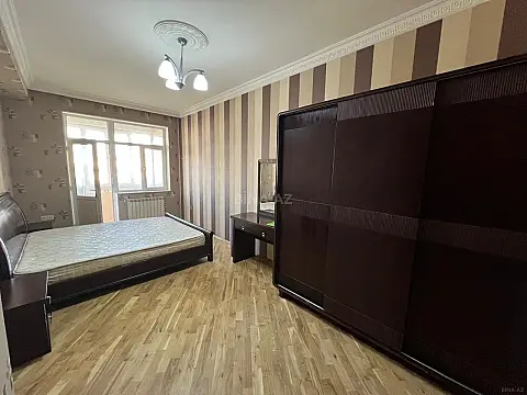 Satılır 2 otaqlı mənzil 88 m²