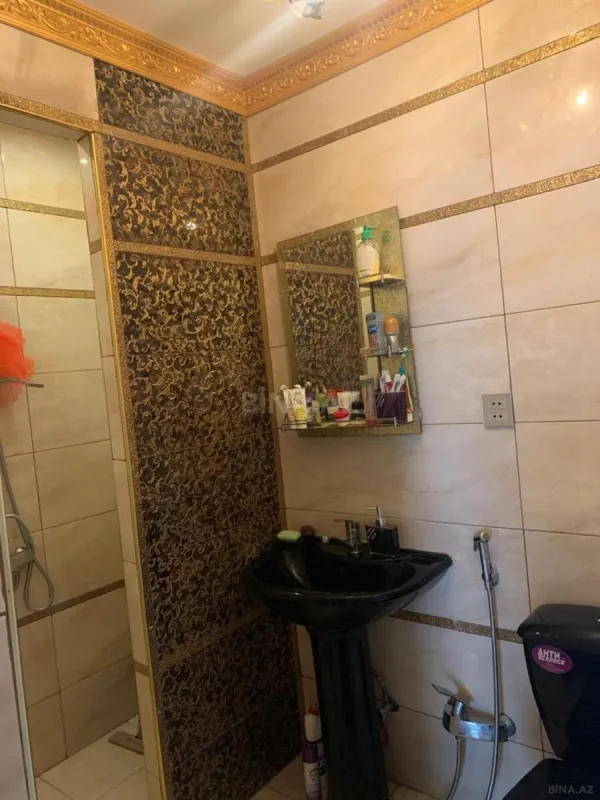 Satılır 5 otaqlı mənzil 200 m²