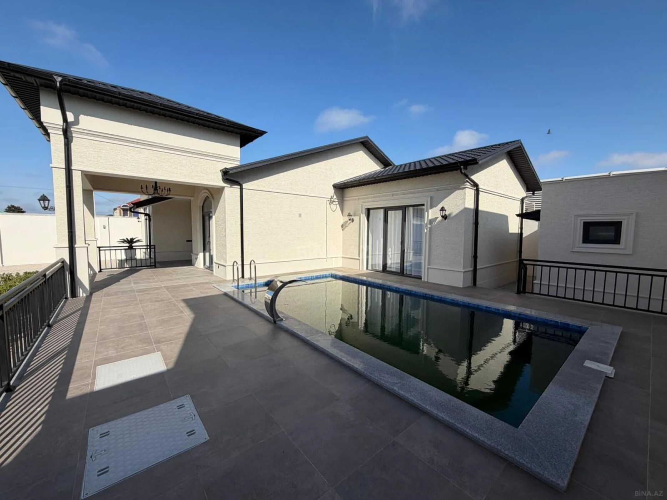 Satılır 4 otaqlı həyət evi 178 m²