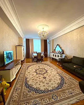 Satılır 3 otaqlı mənzil 120 m² — Bakı, Memar Əcəmi yanı 3 otaq 120.00 m²