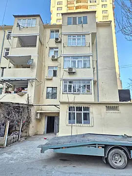 Satılır 2 otaqlı mənzil 45 m² — Bakı, İnşaatçılar 2 otaq 45.00 m²
