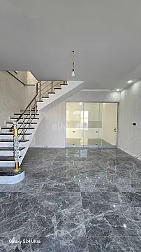 Satılır 5 otaqlı həyət evi 147 m²