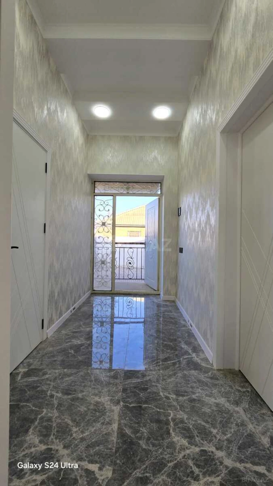 Satılır 5 otaqlı həyət evi 147 m²