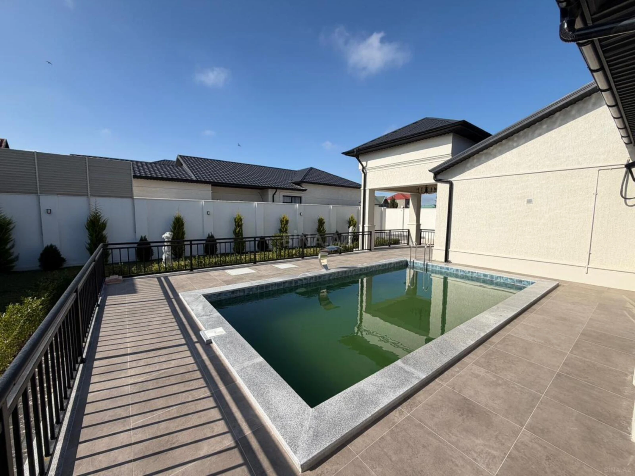 Satılır 4 otaqlı həyət evi 190 m²