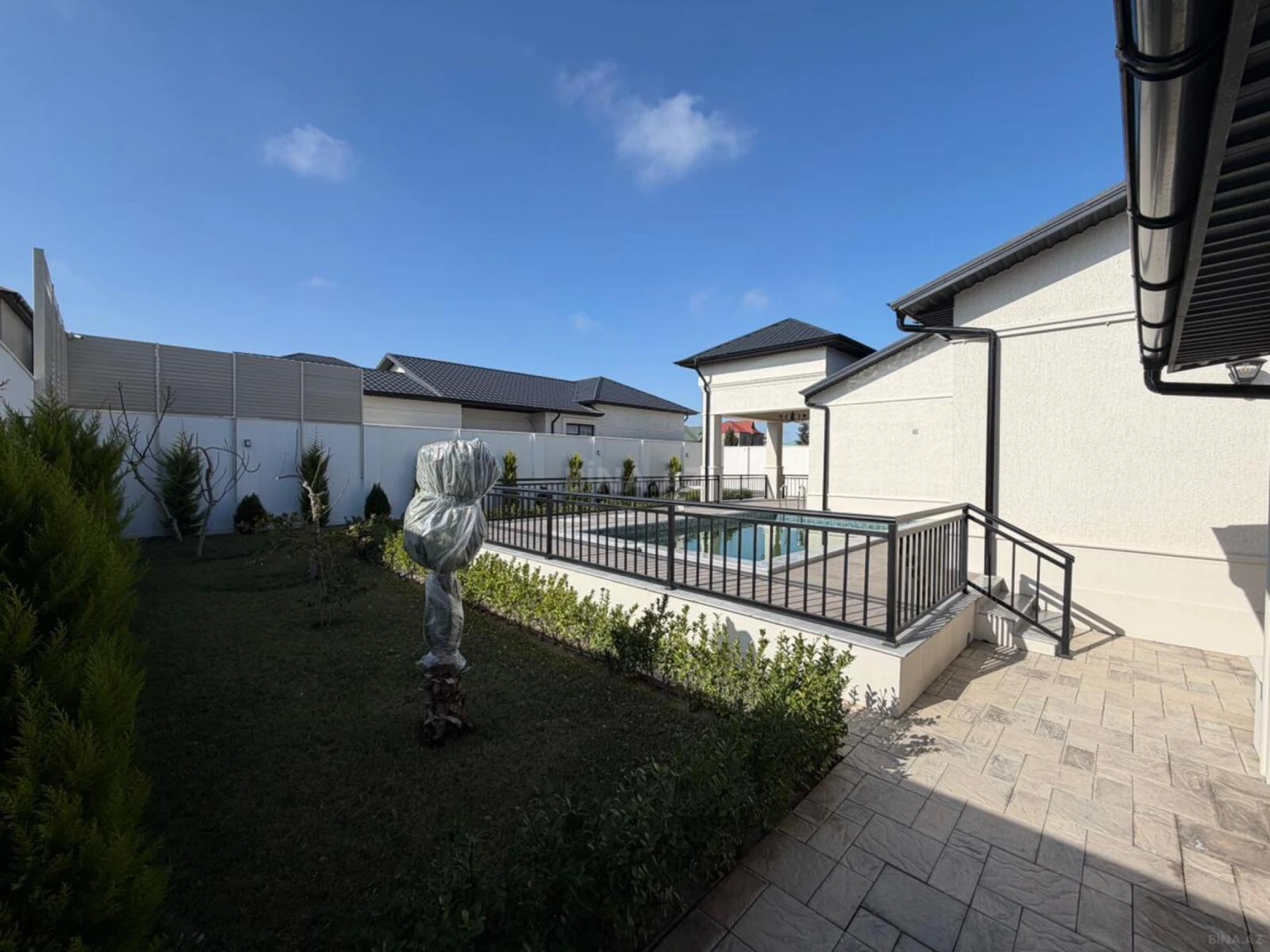 Satılır 4 otaqlı həyət evi 190 m²