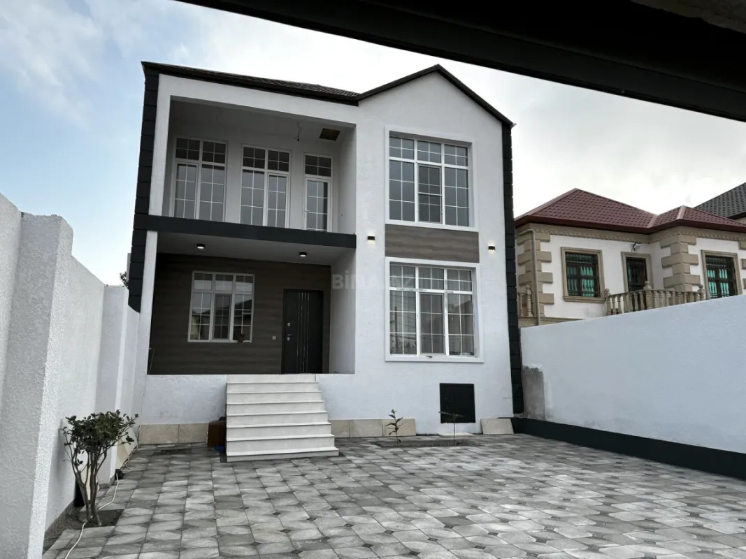 Satılır 6 otaqlı həyət evi 230 m²