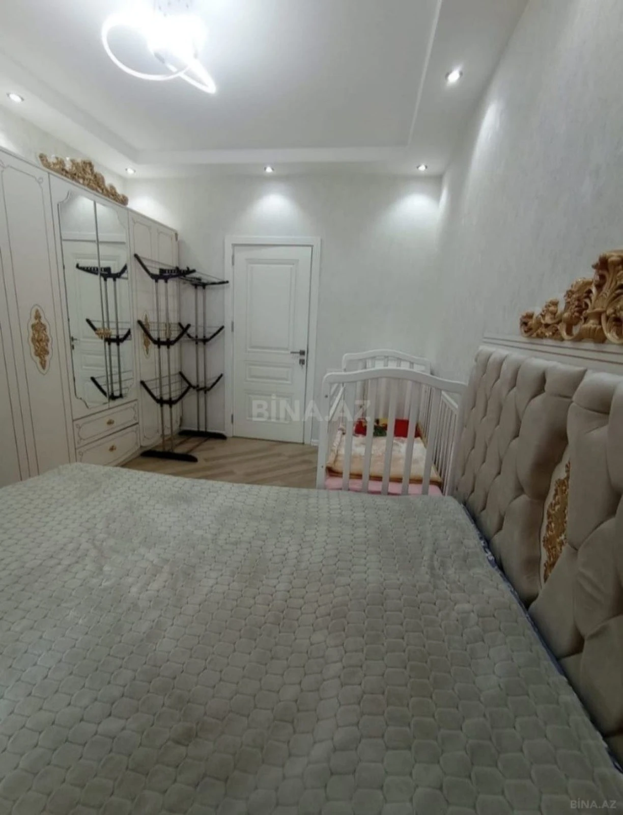 Kirayə verilir 2 otaqlı mənzil 75 m²