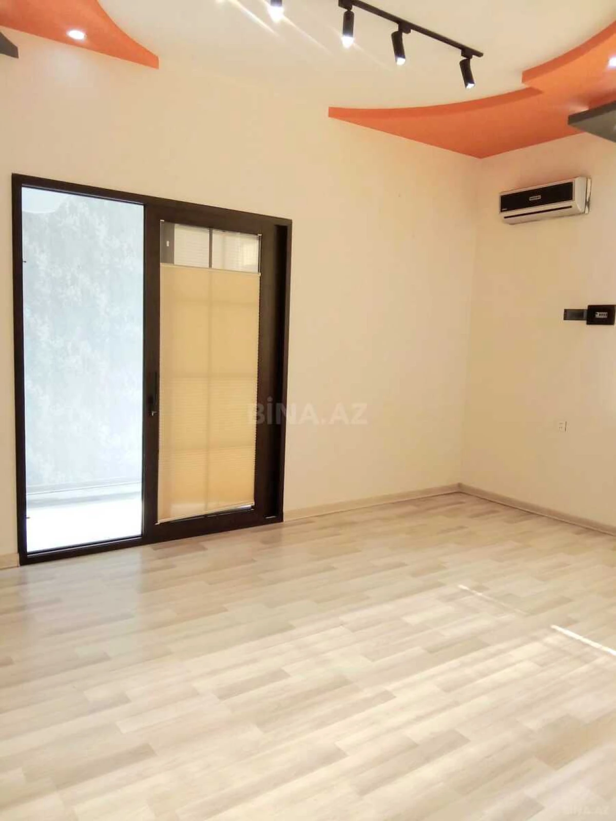 Kirayə verilir 4 otaqlı ofis 110 m²