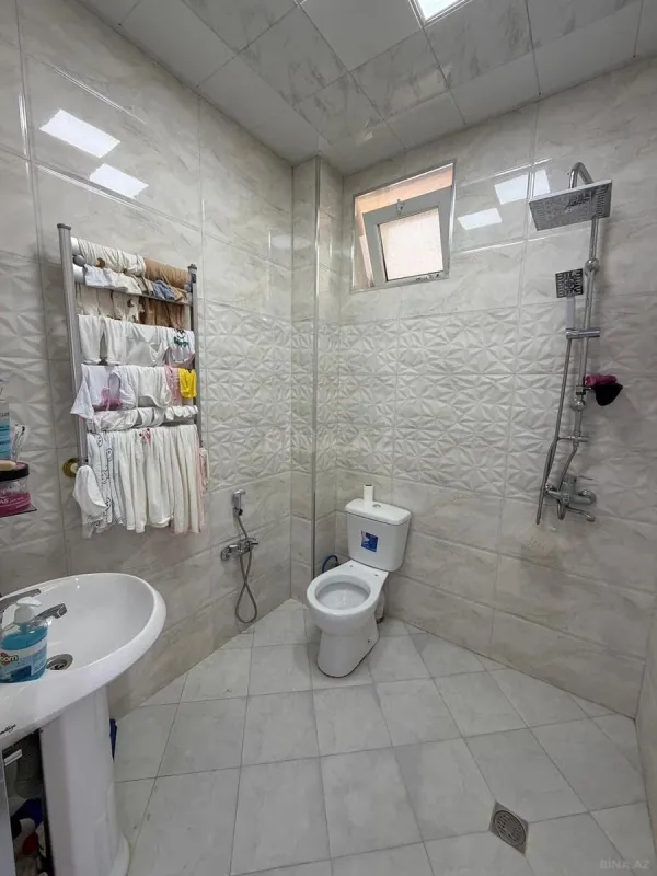 Satılır 4 otaqlı həyət evi 170.5 m²