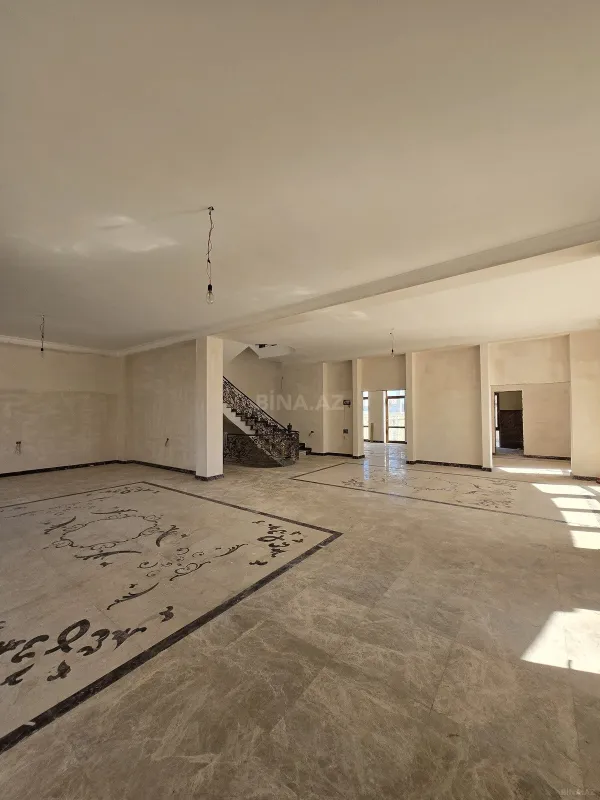 Satılır 6 otaqlı həyət evi 300 m²