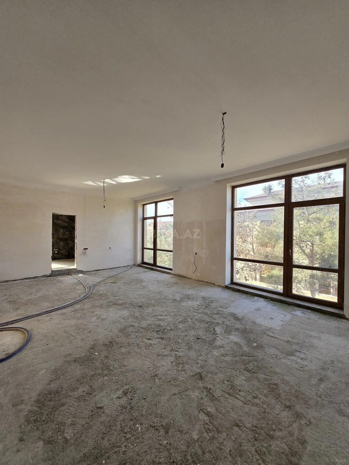 Satılır 6 otaqlı həyət evi 300 m²