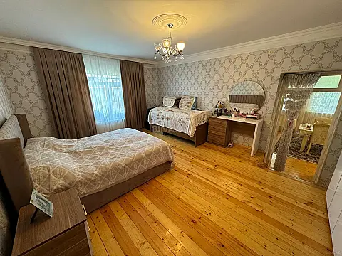 Satılır 4 otaqlı həyət evi 191 m²