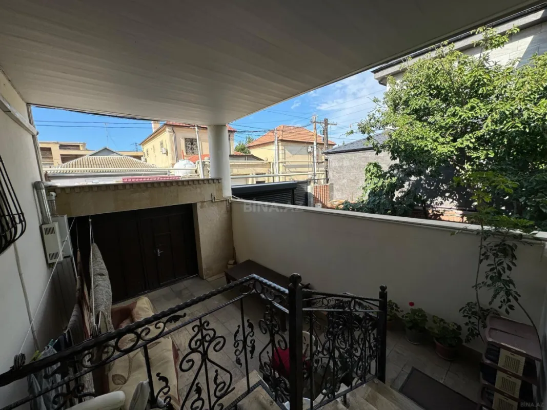 Satılır 4 otaqlı həyət evi 191 m²