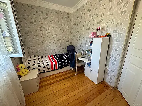 Satılır 4 otaqlı həyət evi 191 m²