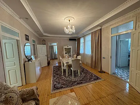 Satılır 4 otaqlı həyət evi 191 m²